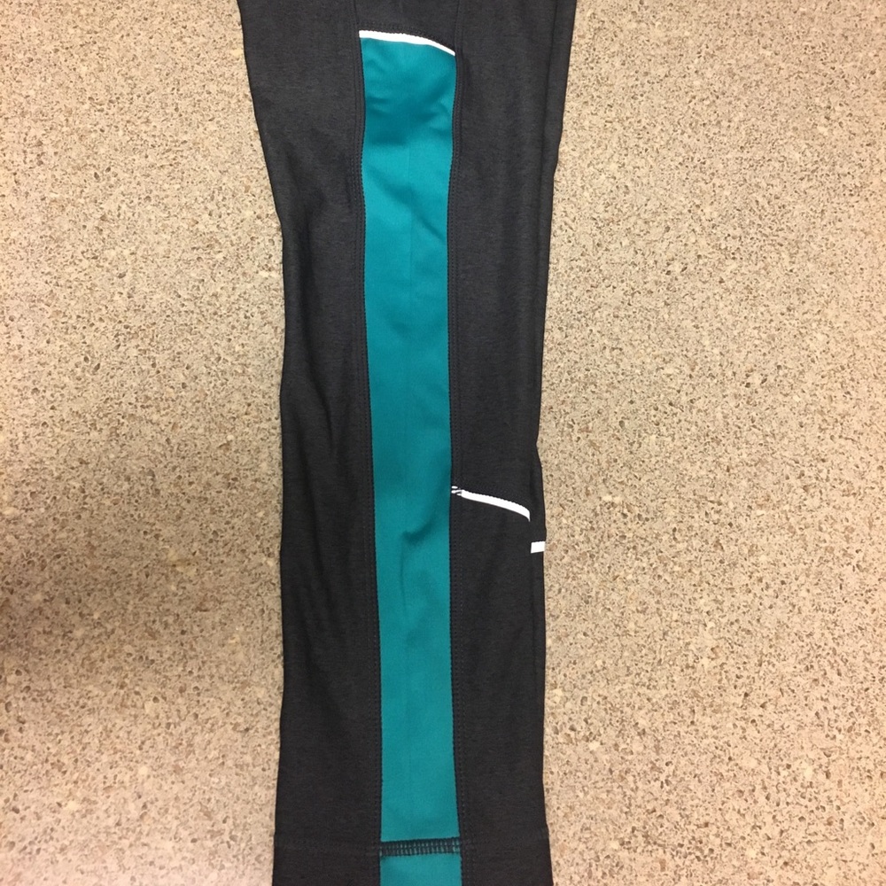 Z by Zella Cropped leggings. XS